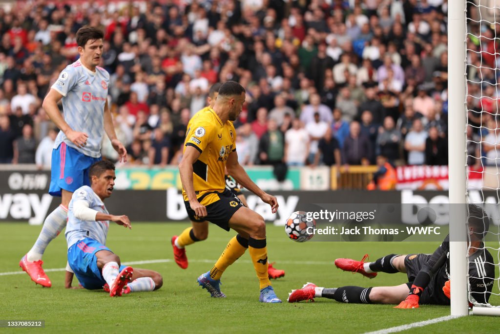 Wolverhampton Wanderers v Manchester United - Premier League