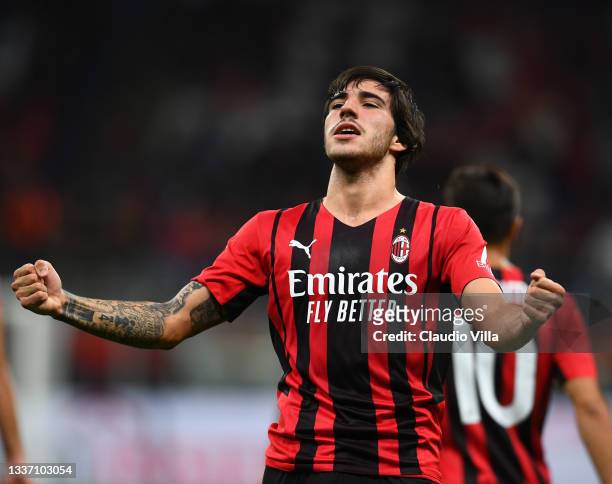 Sandro Tonali of AC Milan celebrates after scoring the opening goal during the Serie A match between AC Milan and Cagliari Calcio at Stadio Giuseppe...