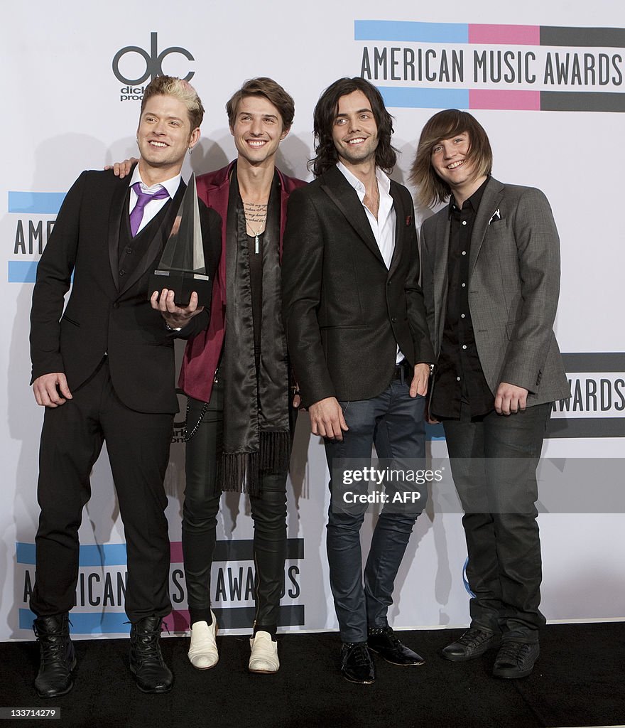 Hot Chelle Rae poses with Sprint New Art