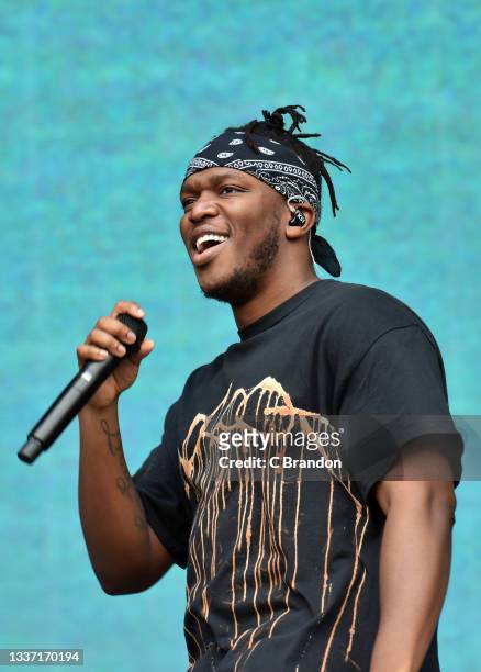 Performs on stage during Day 3 of the Reading Festival 2021 at Richfield Avenue on August 29, 2021 in Reading, England.