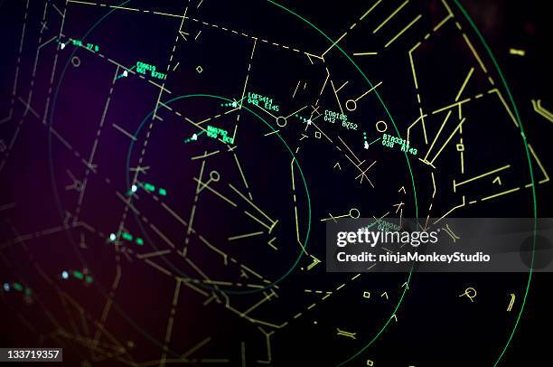 radar de controlo de tráfego aéreo - manipulated imagens e fotografias de stock