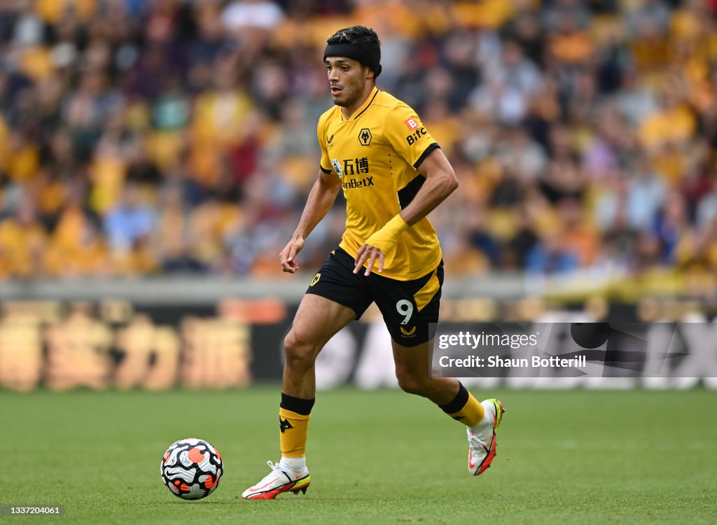 Wolverhampton Wanderers v Manchester United - Premier League