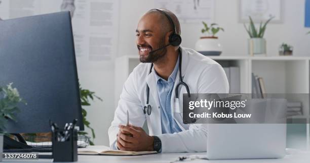 Doctor Computer. Man Male Doctor At Computer Photos and Premium High Res Pictures - Getty Images