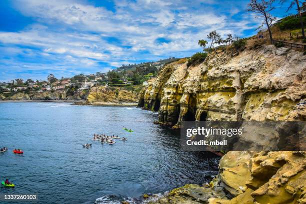 kayaks on the pacific ocean along the la jolla caves - la jolla ca - la jolla stock-fotos und bilder