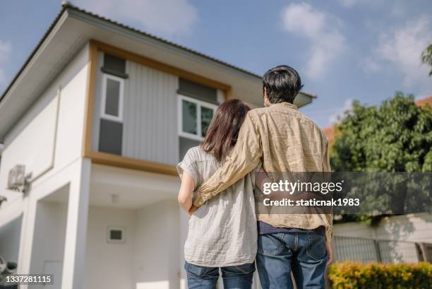 niente dice che l'abbiamo fatto come comprare una nuova casa. - casa in esposizione foto e immagini stock
