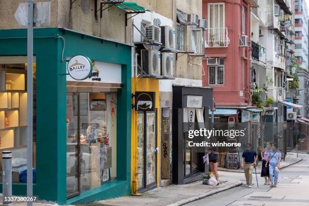 tai ping shan street in sheung wan, hongkong - sheung wan stock-fotos und bilder