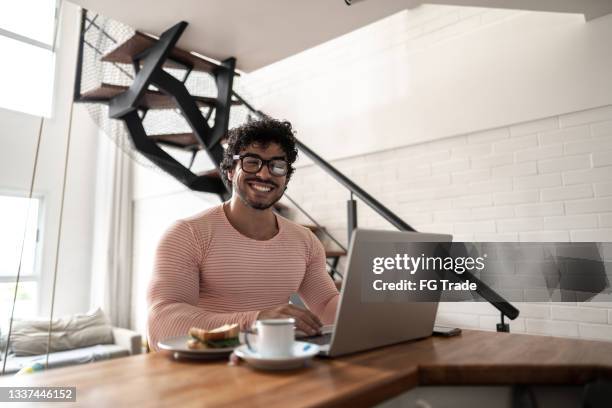 Muscle Man Using Computer 28,250 Handsome Bodybuilders Stock Photos, High-Res Pictures, and ...