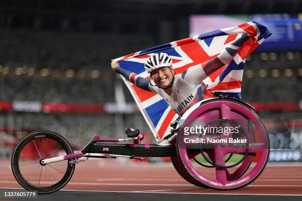 Samantha Kinghorn of Team Great Britain celebrates winning the bronze medal after competing in the Women's 100m - T53 Final on day 8 of the Tokyo...
