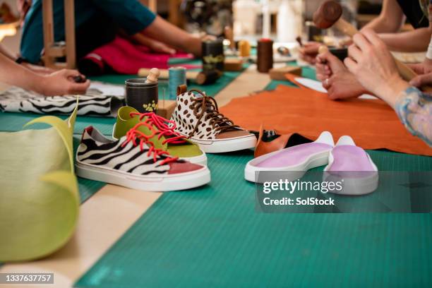 freshly made trainers - circulaire economie stockfoto's en -beelden
