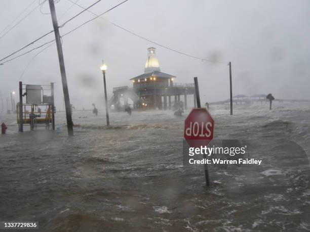 hurricane ida strikes the gulf coast - hurricane storm surge stock pictures, royalty-free photos & images