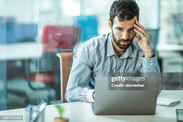5,049 Guy Frantic On Computer Stock Photos, High-Res Pictures, and ...