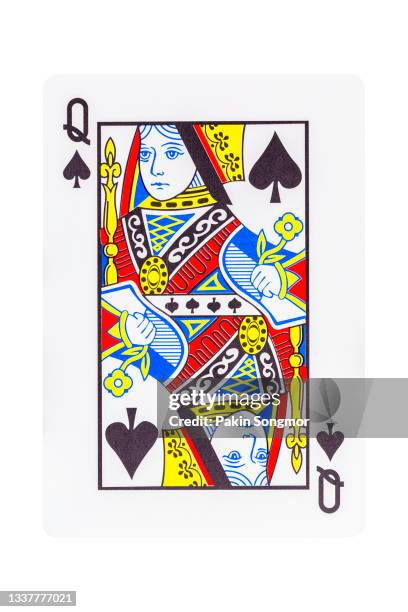 the queen of spades playing card isolated on white background. clipping path - segundo cuarto deportes fotografías e imágenes de stock