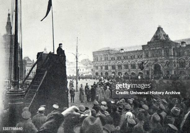 Lenin Shouting 500 Speech Lenin Stock Photos, High-Res Pictures, and Images - Getty Images