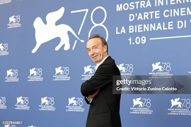 Roberto Benigni attends the photocall of the Masterclass by Roberto Benigni as he receives the Golden Lion for Lifetime Achievement 2021 during the...