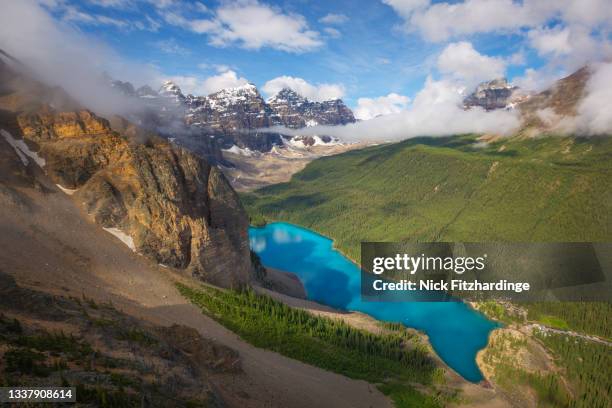 moraine lake from the top of the tower of babel, banff national park, alberta, canada - tower of babel 個照片及圖片檔