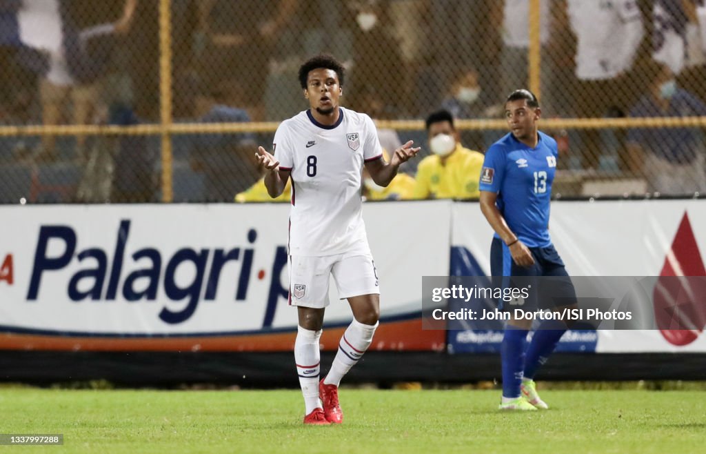El Salvador v USMNT
