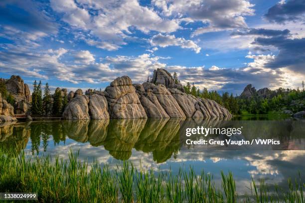 sylvan lake, custer state park, in the  black hills of south dakota. - custer state park stock pictures, royalty-free photos & images