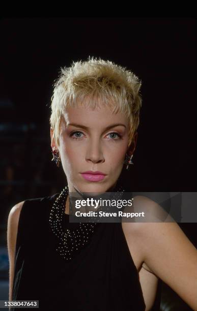 Annie Lennox of Eurythmics, Churchill Hotel, London 4/22/85.