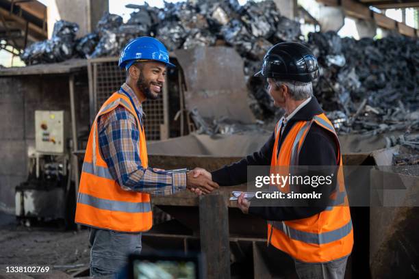 Scrap Shop Worker Scrap Yard Worker Photos and Premium High Res Pictures - Getty Images