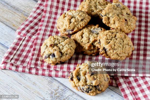 oatmeal cookies - flapjack stock pictures, royalty-free photos & images