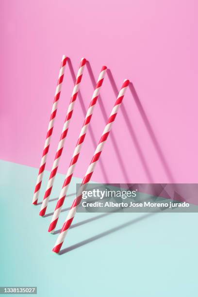 cardboard straws on still life - drinking straw photos et images de collection