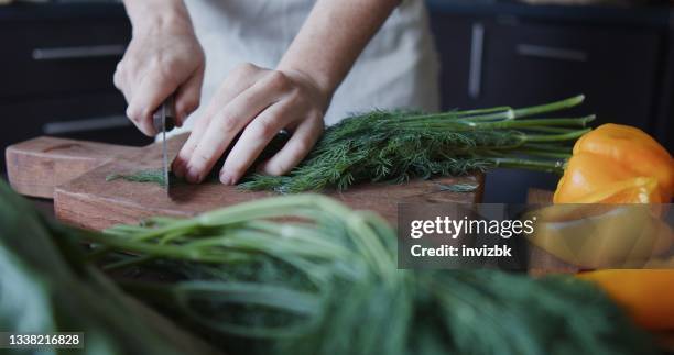 cucina sostenibile - dill foto e immagini stock