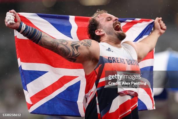 Aled Davies of Team Great Britain celebrates winning the gold medal after competing in the Men's Shot Put - F63 Final on day 11 of the Tokyo 2020...