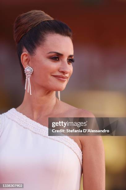 Penelope Cruz attends the red carpet of the movie "Competencia Oficial" during the 78th Venice International Film Festival on September 04, 2021 in...