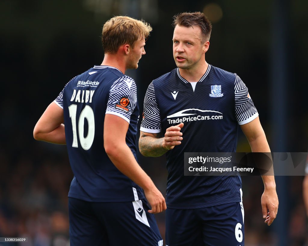 Southend United v Wrexham - Vanarama National League