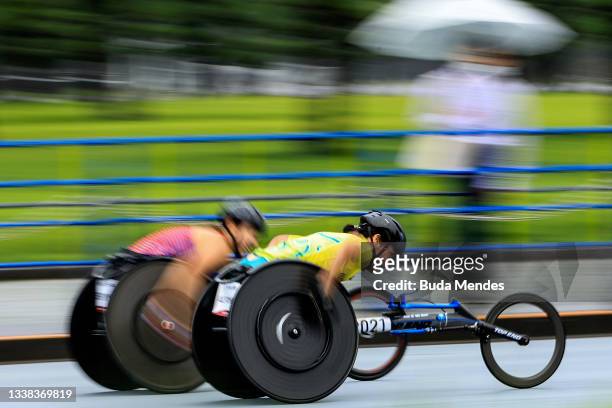 Eliza Ault Connell of Team Australia competes during the Women's Marathon - T54 on day 12 of the Tokyo 2020 Paralympic Games on September 05, 2021 in...