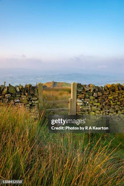 wooden stile on south head in the peak district, derbyshire, england - september uk stock pictures, royalty-free photos & images