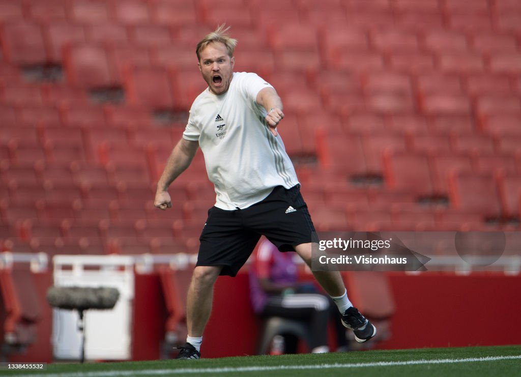 Arsenal Women v Chelsea Women - Barclays FA Women's Super League