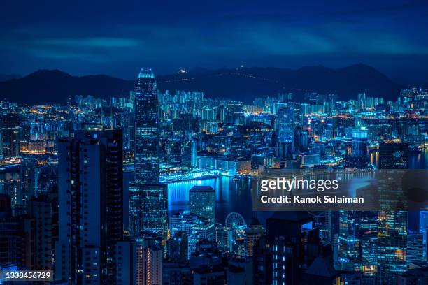 skyscrapers at night, hong kong skyline - hong kong community 個照片及圖片檔