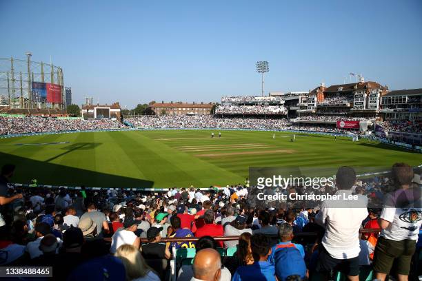 Fan applaud England onto the pitch during Day Four of the Fourth LV= Insurance Test Match between England and India at The Kia Oval on September 05,...