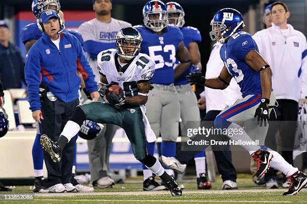 DeSean Jackson of the Philadelphia Eagles catches a pass during the game against the New York Giants at MetLife Stadium on November 20, 2011 in East...