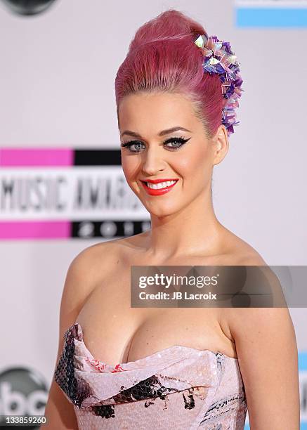 Katy Perry arrives at the 2011 American Music Awards held at Nokia Theatre L.A. LIVE on November 20, 2011 in Los Angeles, California.