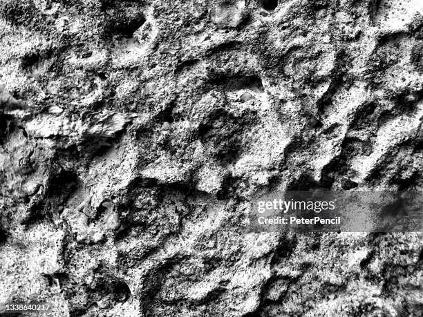 old stone concrete grunge texture. black dusty scratchy pattern. abstract grainy background. vector design artwork. textured effect. crack. - metall 幅插畫檔、美工圖案、卡通及圖標