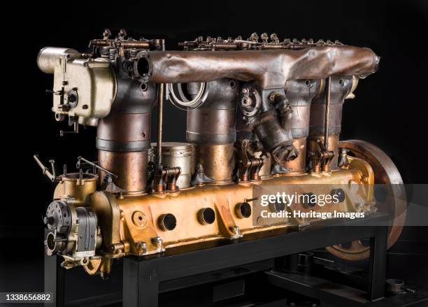 Maybach Engine Photos and Premium High Res Pictures - Getty Images