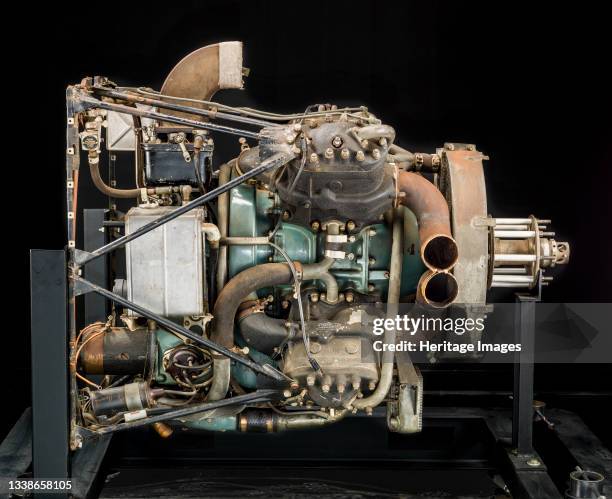 Two Gg Engine Two Stroke Engine Photos and Premium High Res Pictures - Getty Images