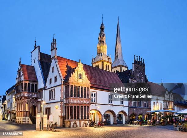 market square of lemgo in the evening, germany - marktplein stockfoto's en -beelden