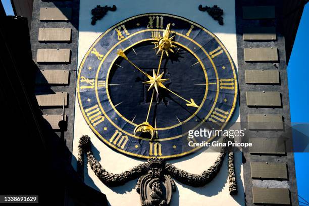 view of the zytglogge in bern, switzerland. - bern clock tower stock pictures, royalty-free photos & images