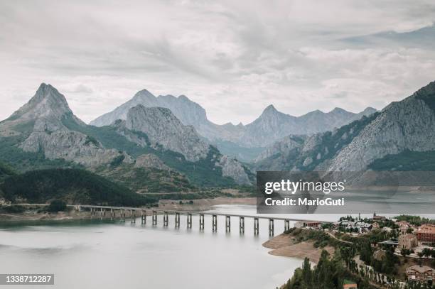 riaño reservoir lake in león province, spain - león province spain stock pictures, royalty-free photos & images