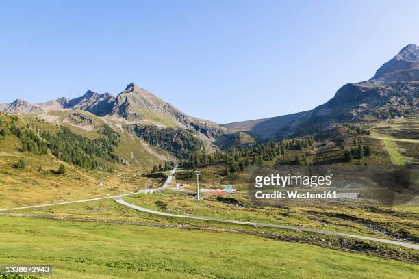 austria, tyrol, kuhtai,ski resortin stubai alps during summer - kuehtai foto e immagini stock