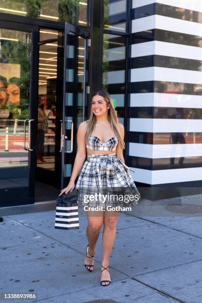 Addison Rae Square 173 Addison Square Stock Photos, High-Res Pictures, and Images - Getty ...