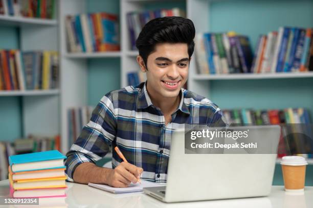 young student - indian college students imagens e fotografias de stock