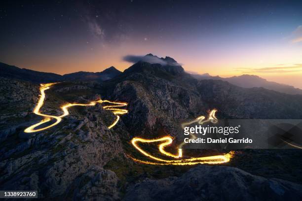 the famous serra de tramuntana, mountain pass, mallorca - car top view stock-fotos und bilder