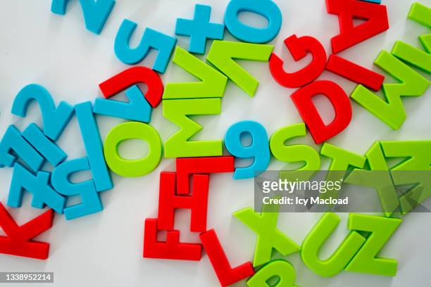 letters of the alphabet - s & m fotografías e imágenes de stock