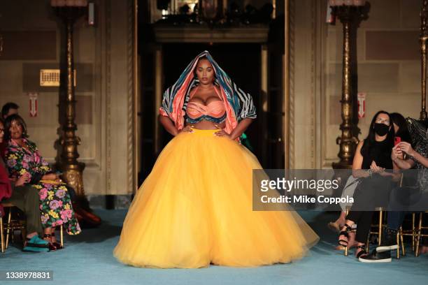Model Precious Lee walks the runway for the Christian Siriano SS2022 Fashion Show at Gotham Hall on September 07, 2021 in New York City