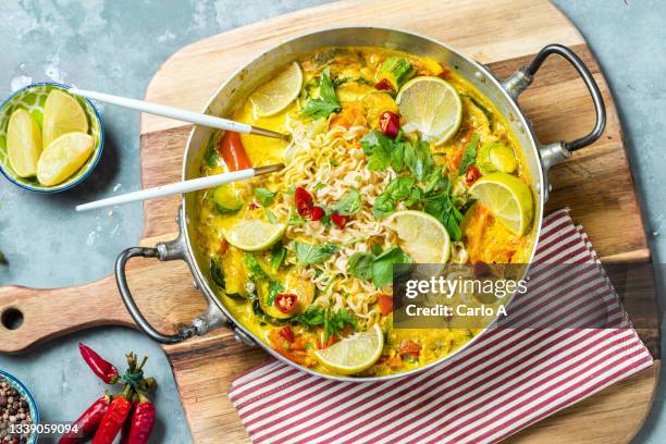 vegetables curry noodles - curry soup stock-fotos und bilder