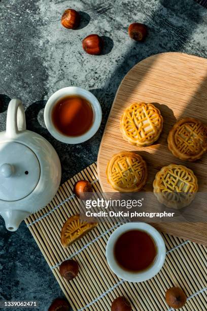 chinese mid-autumn festival food  mooncake - chinese porcelain stock pictures, royalty-free photos & images